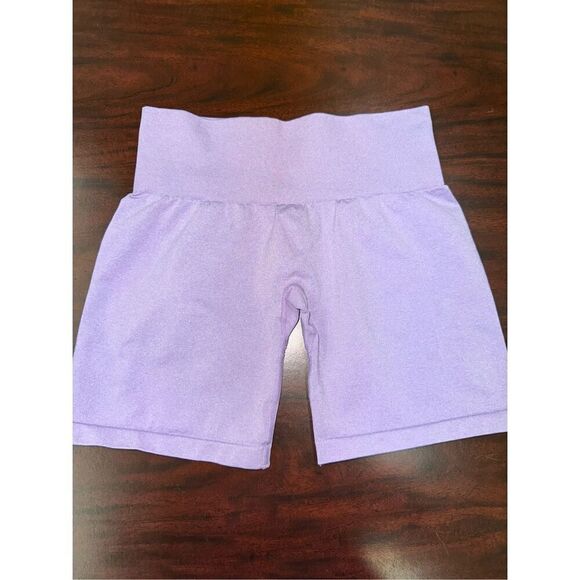 NVGTN Lilac Colored Pro Seamless Shorts Size Small - Picture 2 of 6